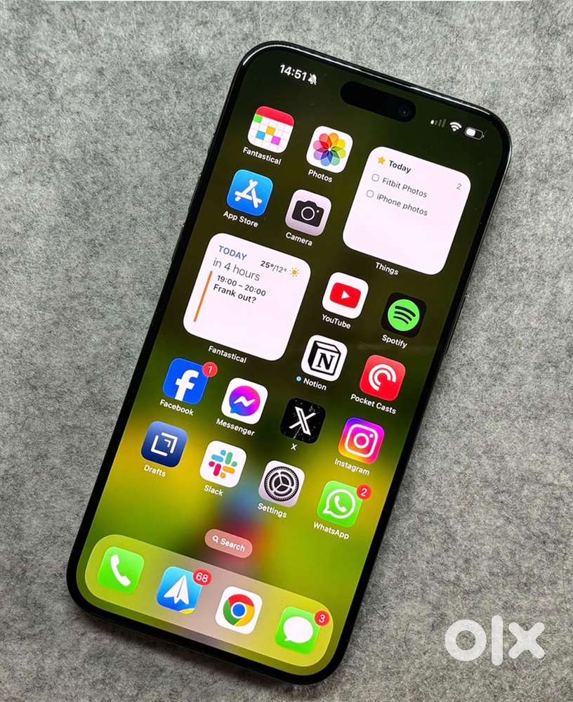 Iphone 15 (128 gb , battery 97) warrenty running