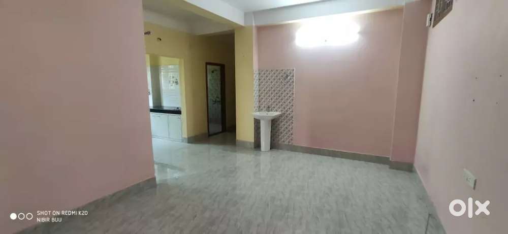 Homely accomodation of 2bhk with running water and parking facility