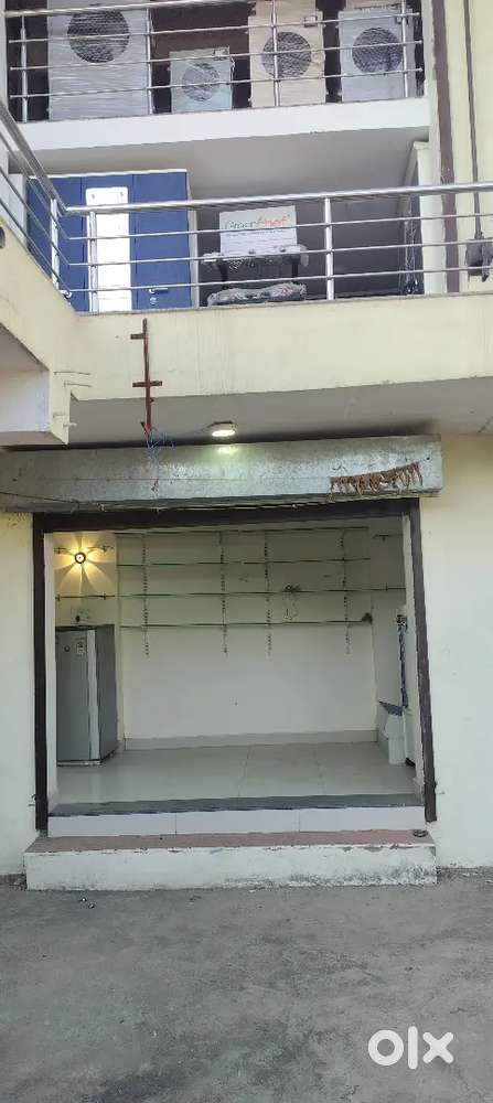 Ground floor shop for rent