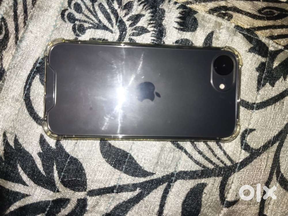 I Phone 16 E 128 gb for sale or exchange with S25, pixel & top end phs