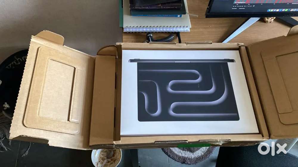 Apple MacBook Pro 14.2” (M5 / 16GB / 512GB SSD) – Brand New