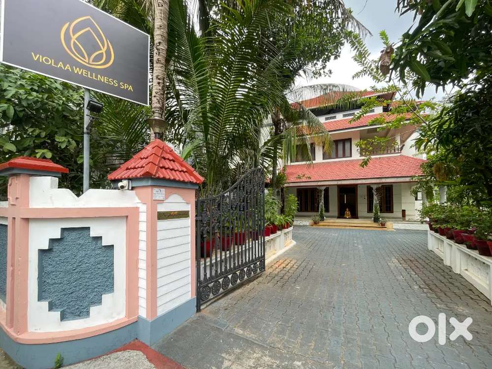 FEMALE SPA THERAPIST REQUIRED