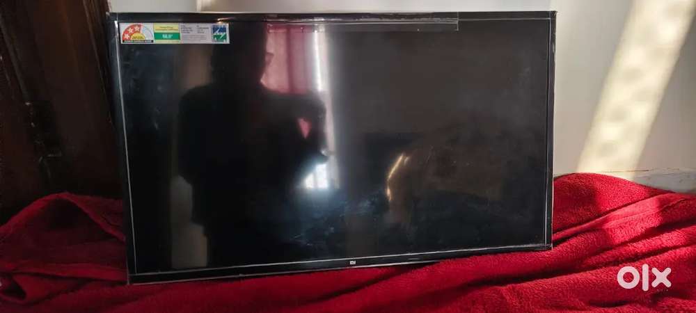 32 inch MI television