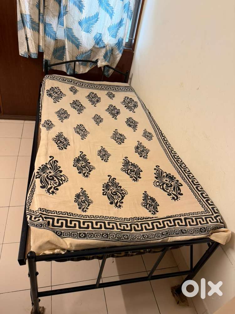 Single Iron Bed