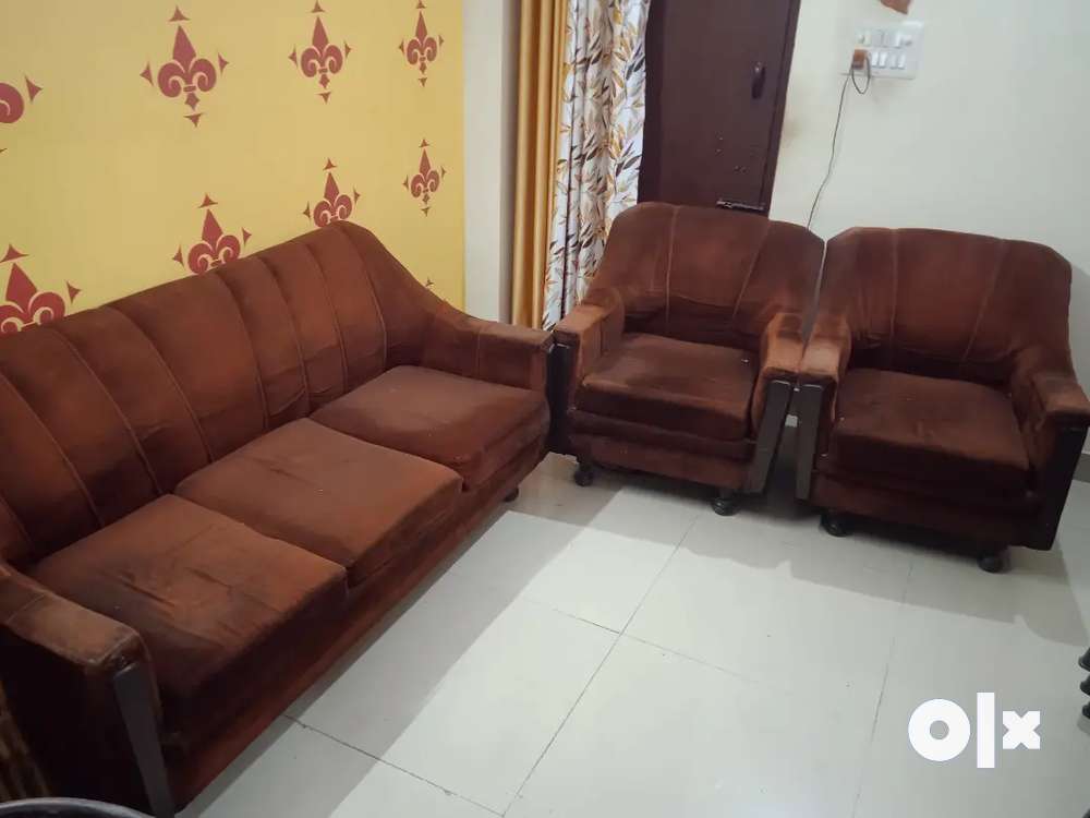 Sofa set and chair with table