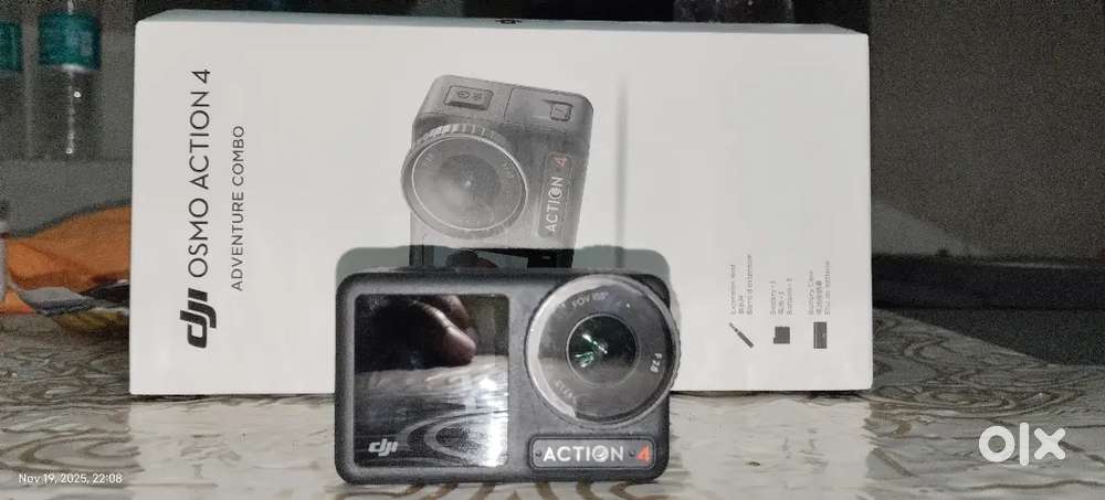 DJI Osmo Action 4 Advnture combo only 2 months old