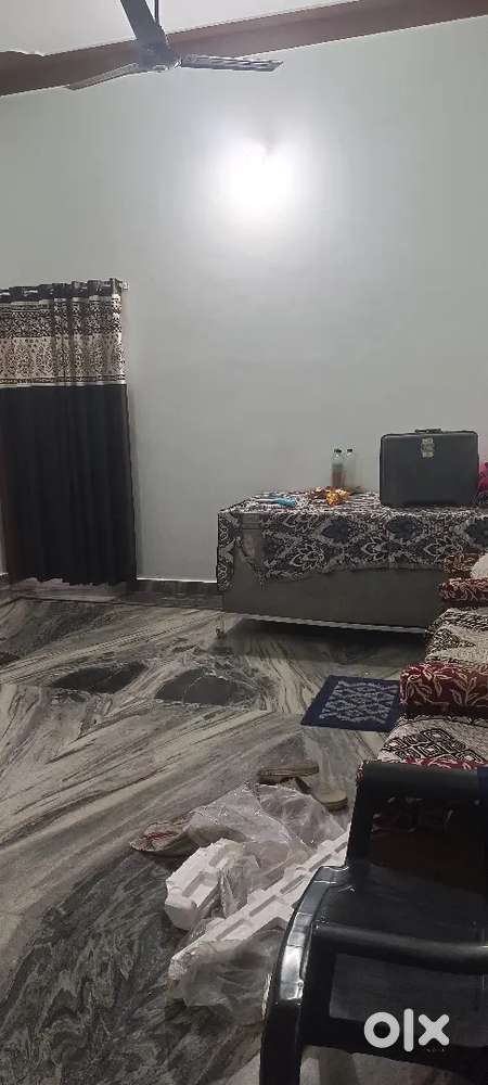 Beautiful house for family/bachelors