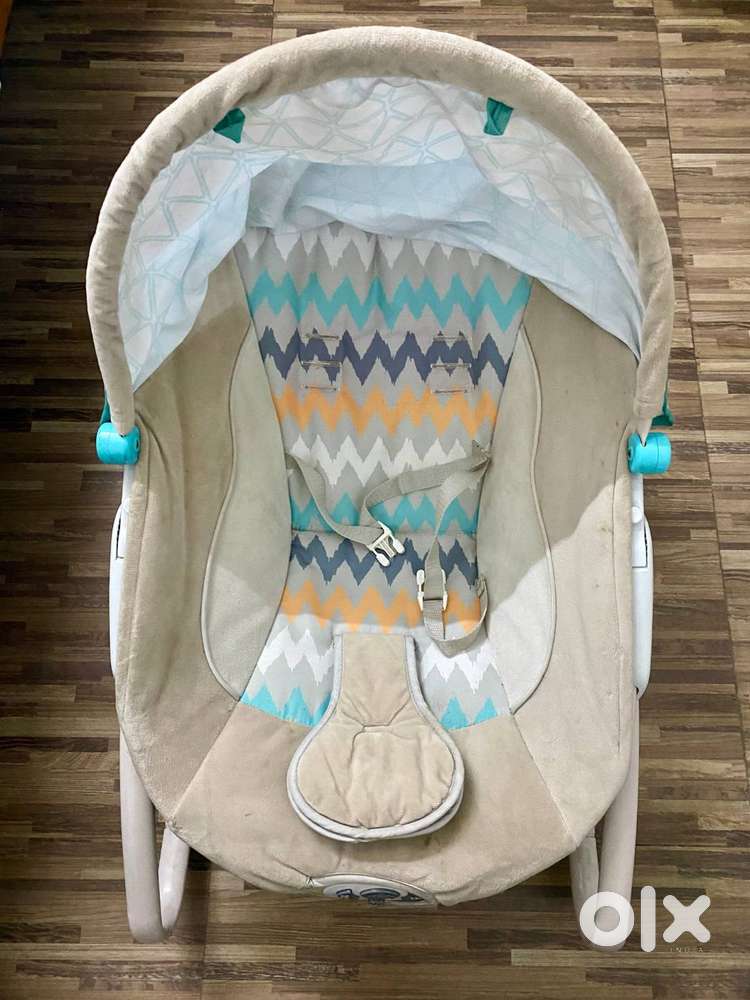 Babyhug Battery Operated Rocker With Canopy & Plush Fabric