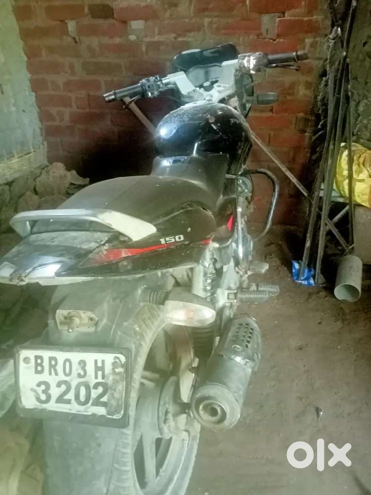 Mitar kam nhi krta ds brek kam nhi krta h tank ka lock kharab h