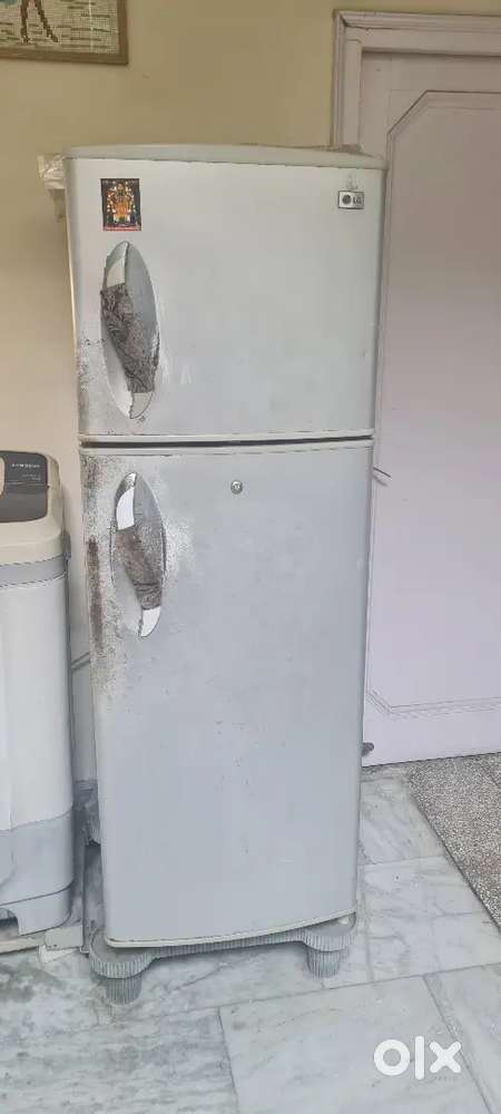 Lg double door, working very good condition,