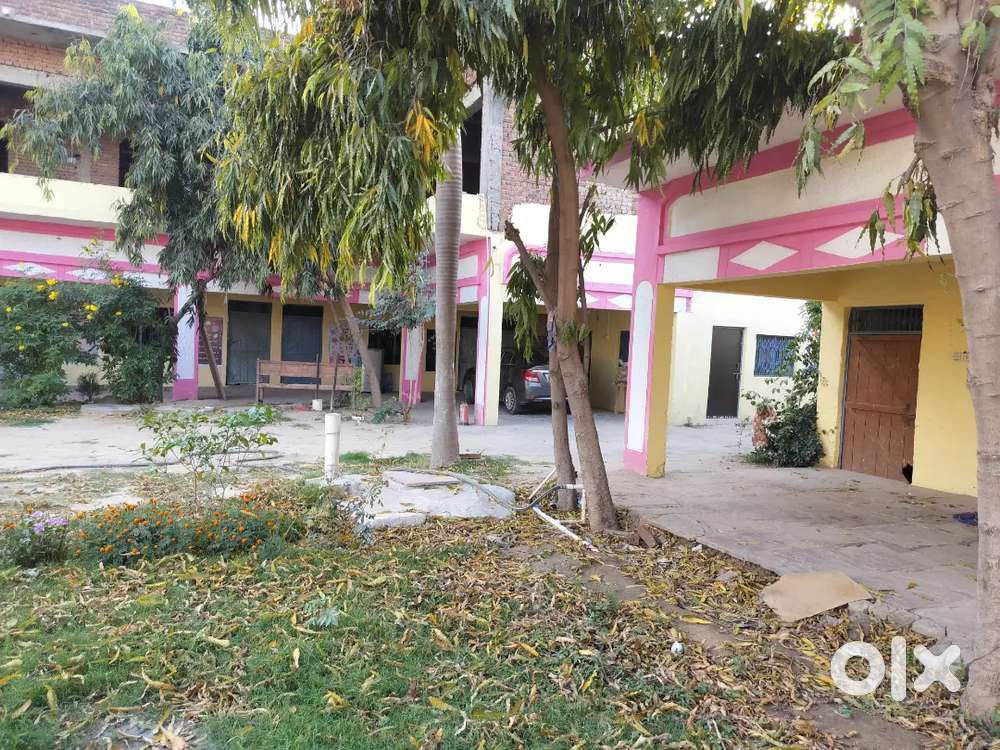 Building for rent for renchal or commercial purpose