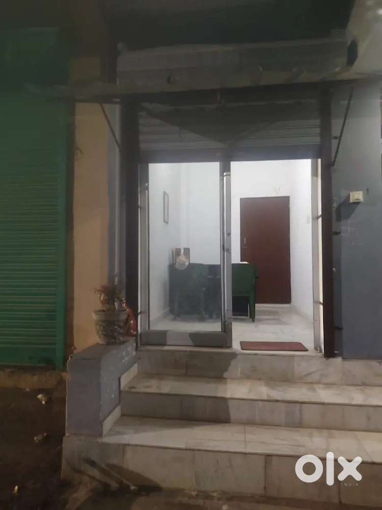 Shop for rent 6*8 foot on main road