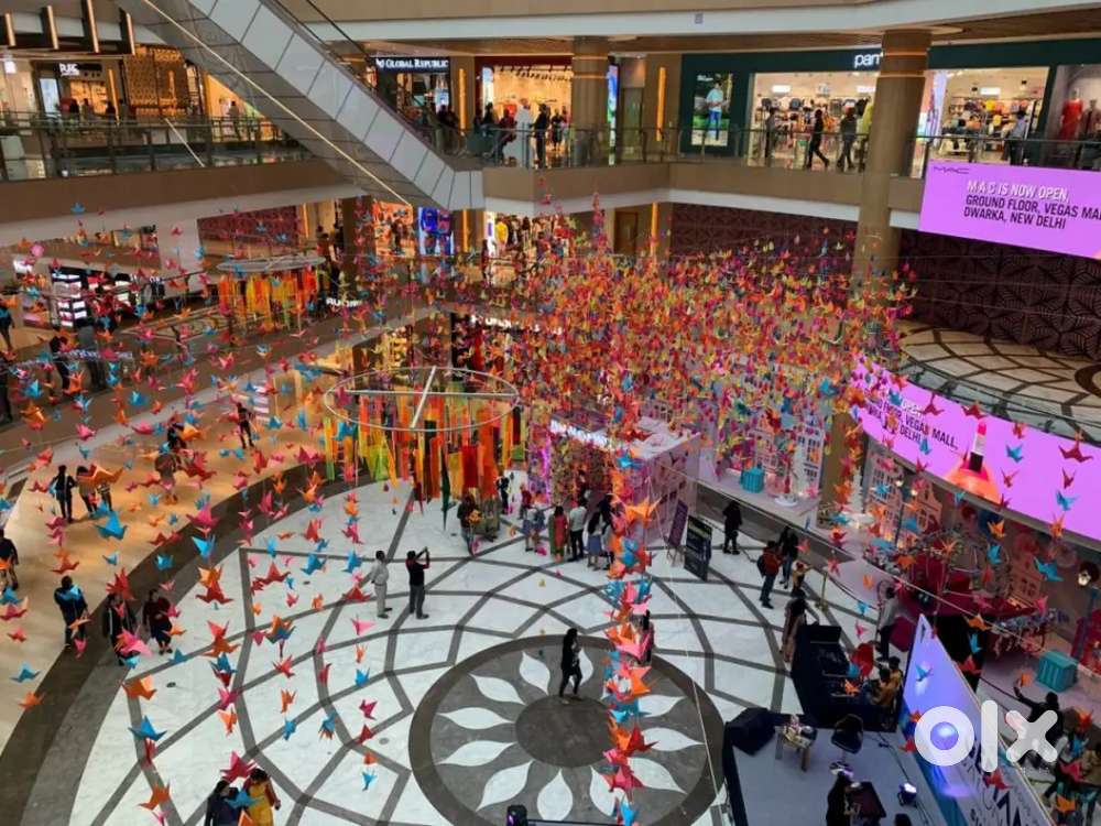 Shopping mall job boys and girls