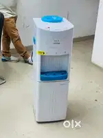 Waiter dispenser