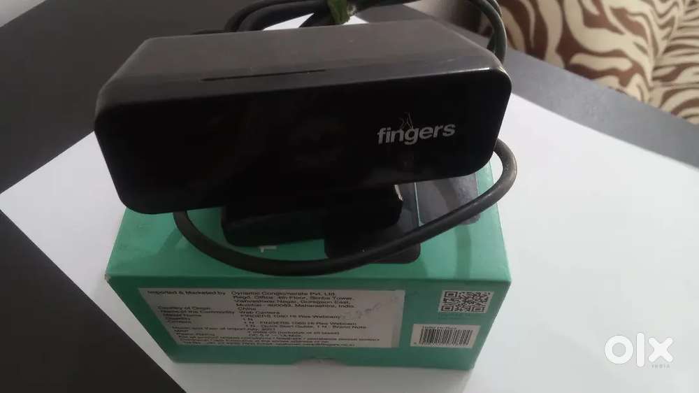 Web cam fingers 1080 HI-Res