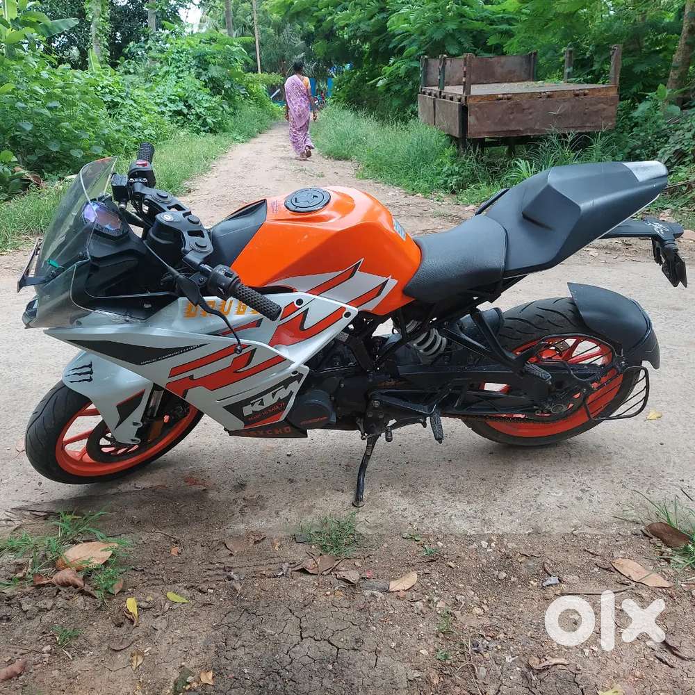 urgent  need  money  .KTM 125 RC