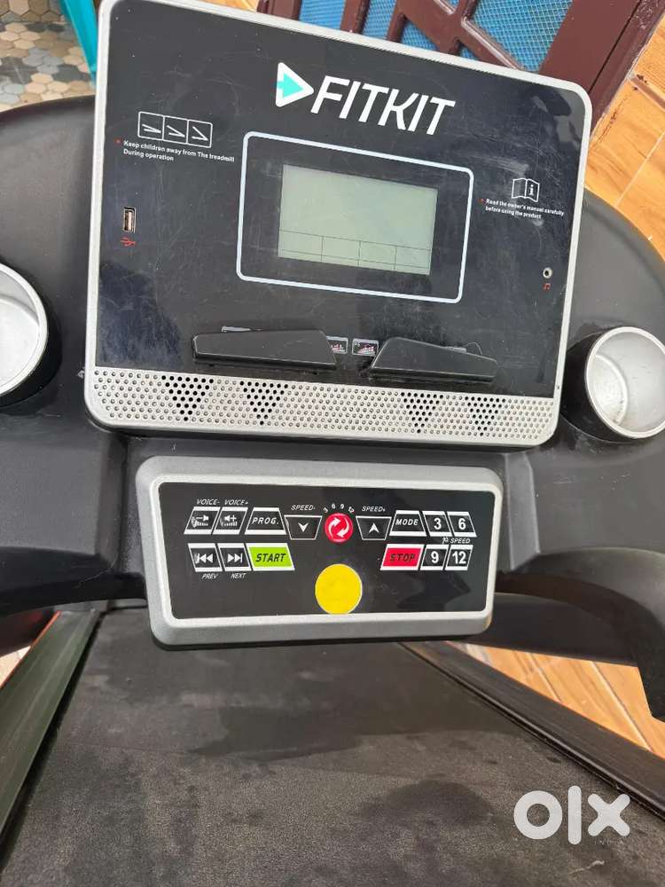 Treadmill for sale new not used selling because of no space