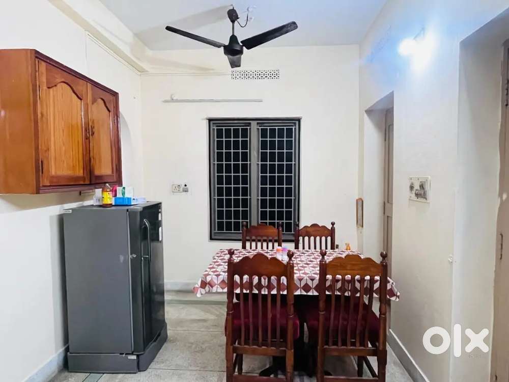 2bhk flat for sharing only for female  near ntr health university