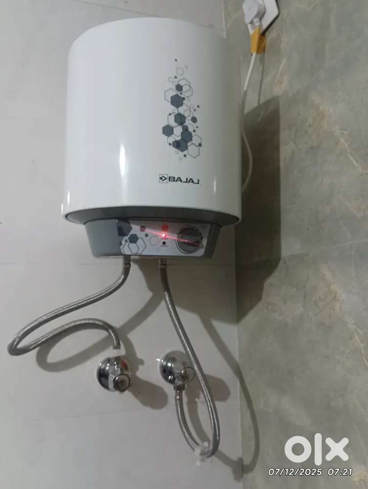 BAJAJ 10 LT. WATER HEATER