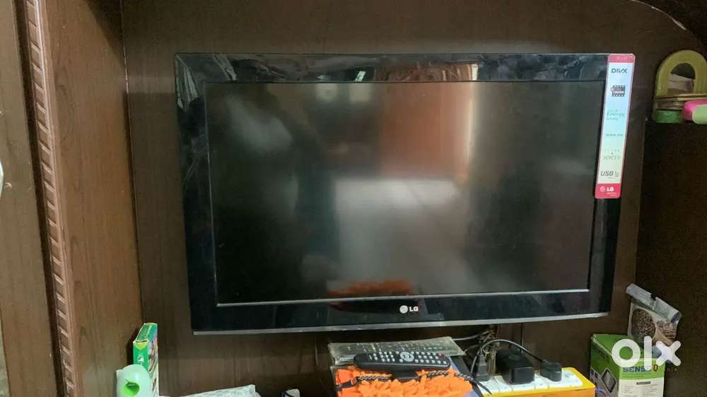 LG TV 32 INCHES LCD BRAND NEW