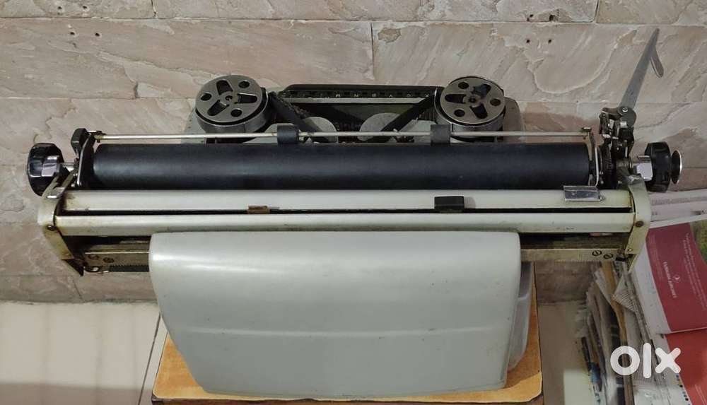 1960 model vintage Remington typewriter