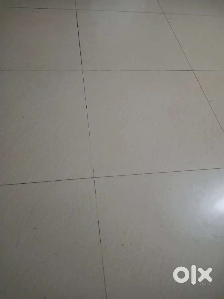 Rent just 200m from convent school and 1.5 km from city station