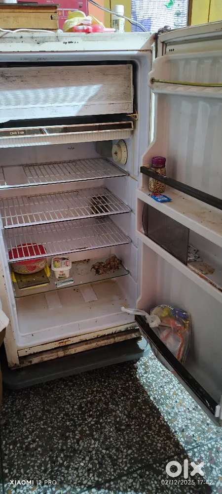 Old 165ltr single door fridge kelvinator
