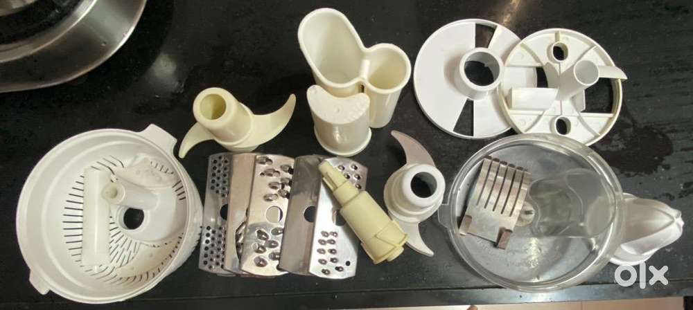 Bajaj FX11 food processor with all attachments working condition.