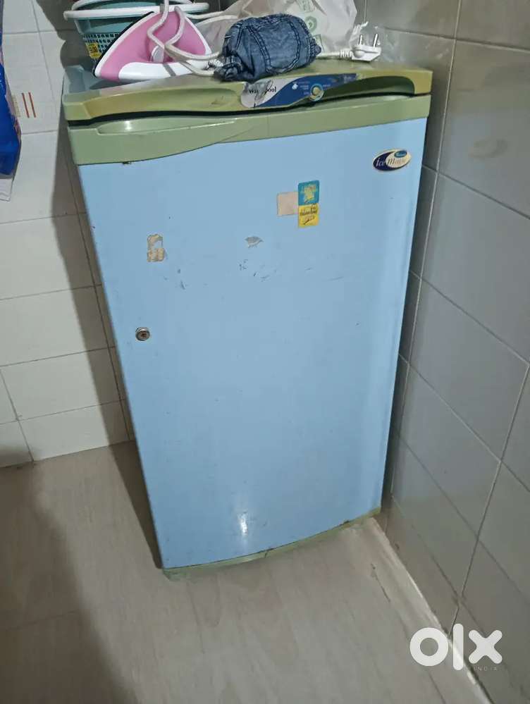 Fridge, immediate buyer needed