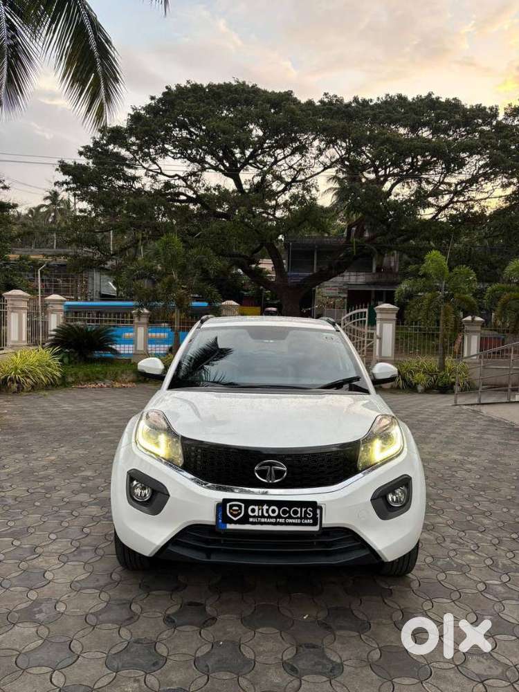 Tata Nexon 1.2 Revotron XZ, 2017, Petrol