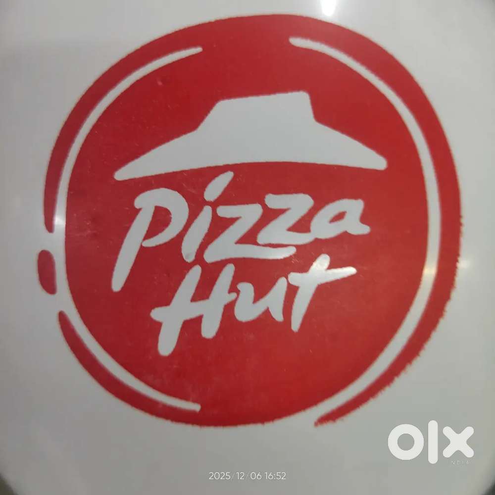 Looking for pizza hut team member