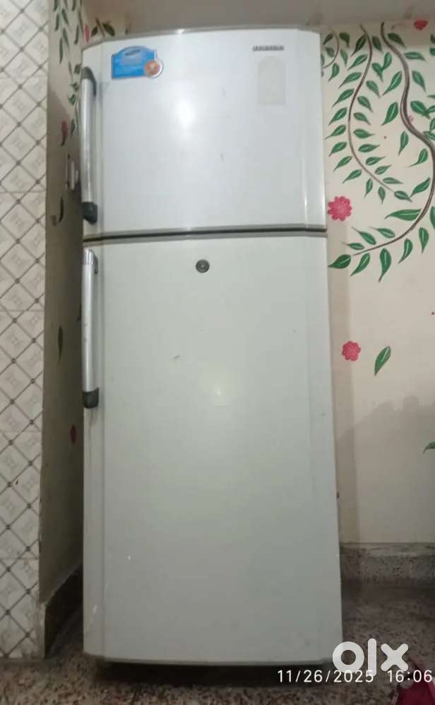 Samsung Double Door Fridge 230–250L – Working Perfectly