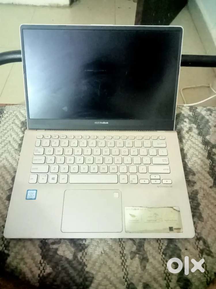 Asus laptop 8th gen Intel core i5 vivobook s14