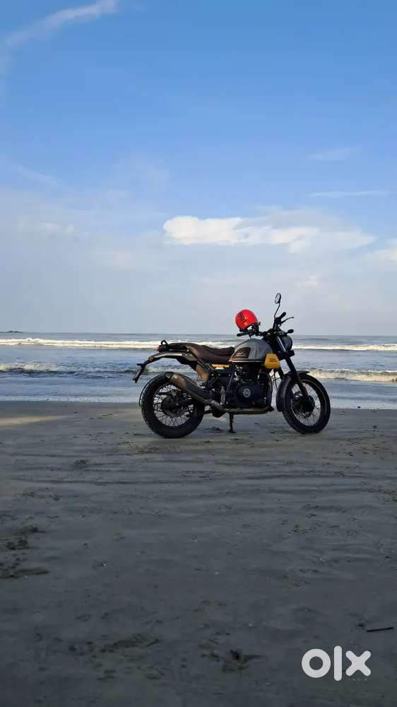 Royal Enfield Scram 411.