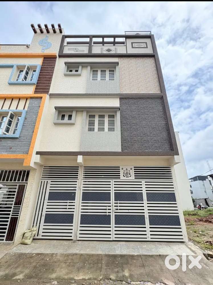 Looking good family for Bachelor for lease 3 houses