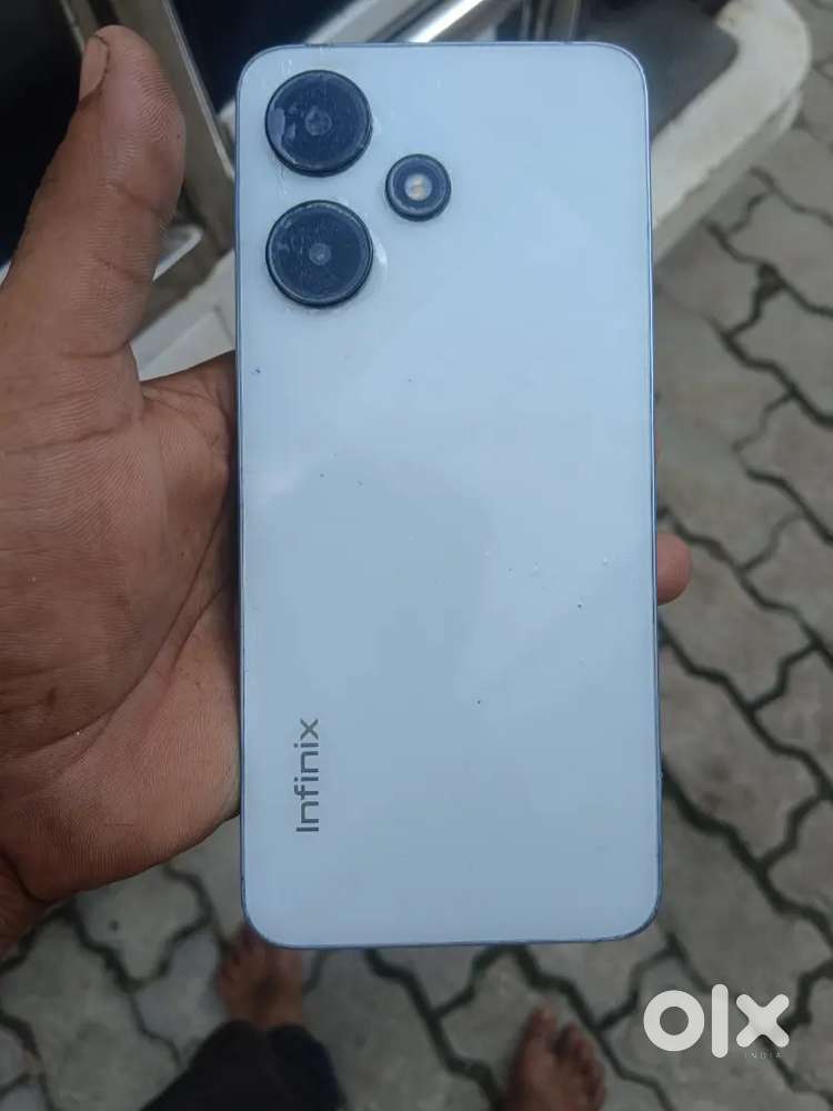 Infinix Hot 30i (4G) 16 + RAM 128 + MEMORY