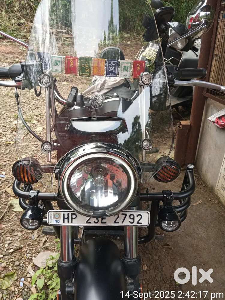 Meteor 350 Stellar Black