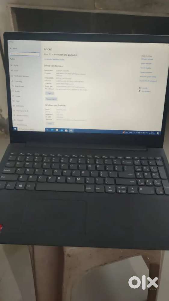 Lenovo laptop 4GB 1TB