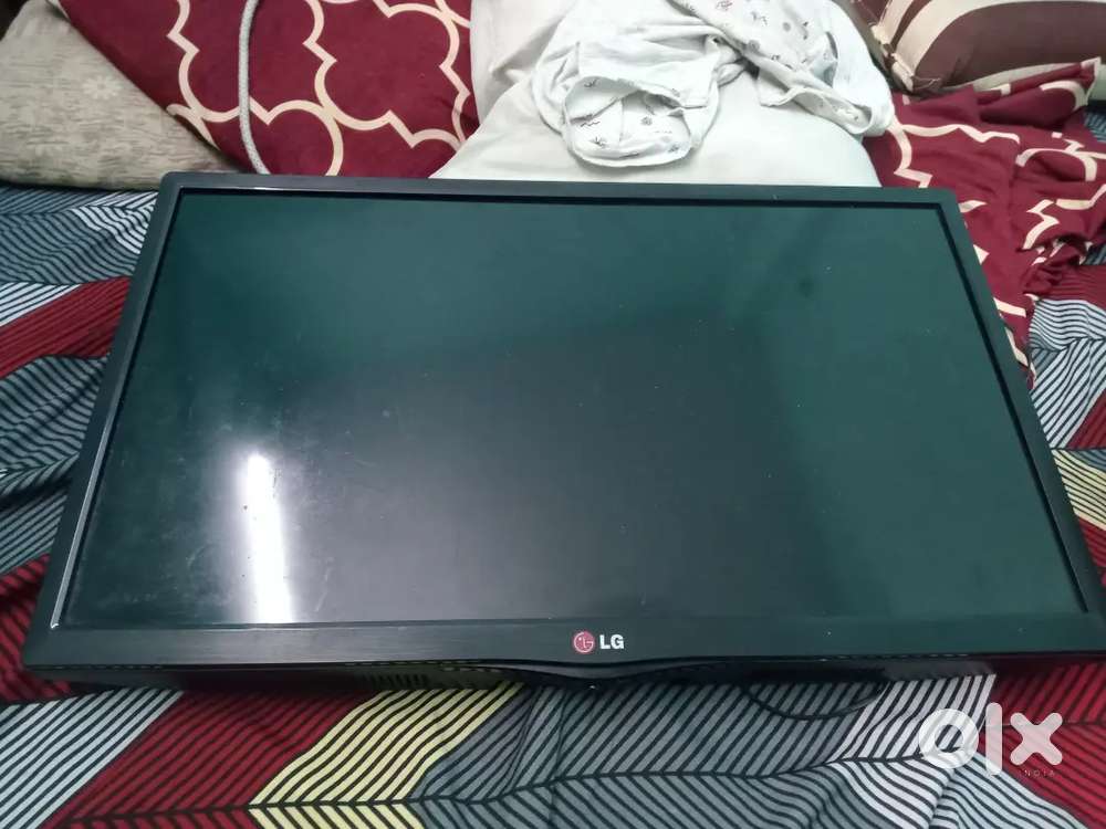 24 inches LG TV available PowerCable and tv remote missing