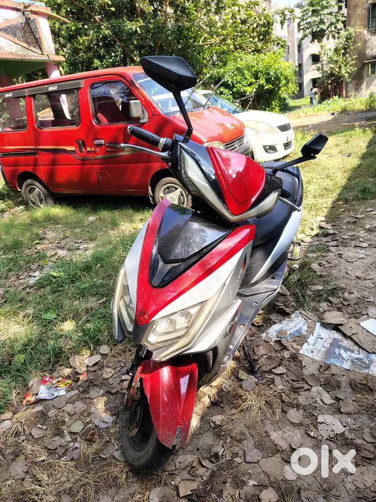 Yo drift dx battery scooty