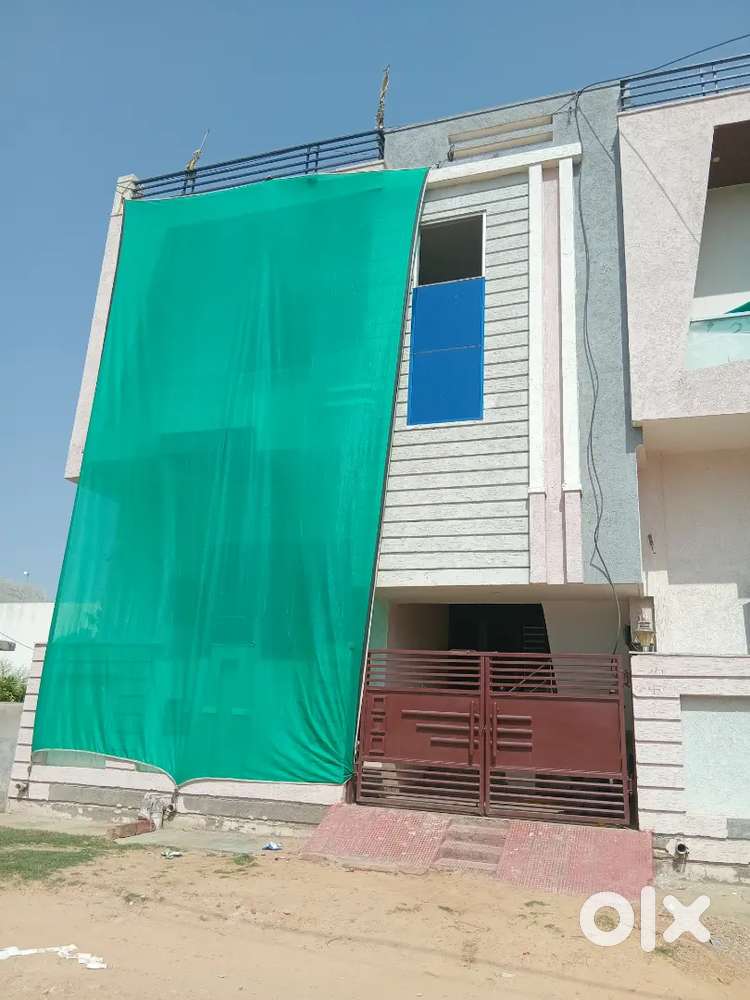 Room and kitchan available for rent