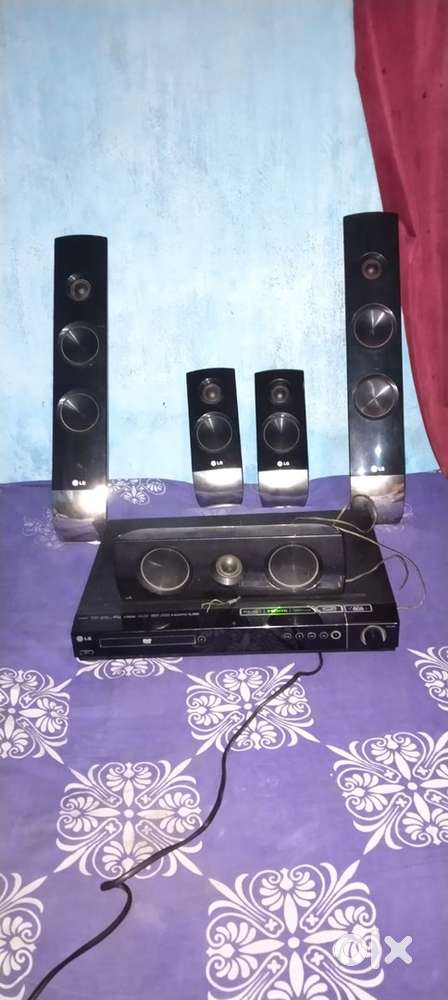 LG Home Theatre 5.1   1600w perfect condition
