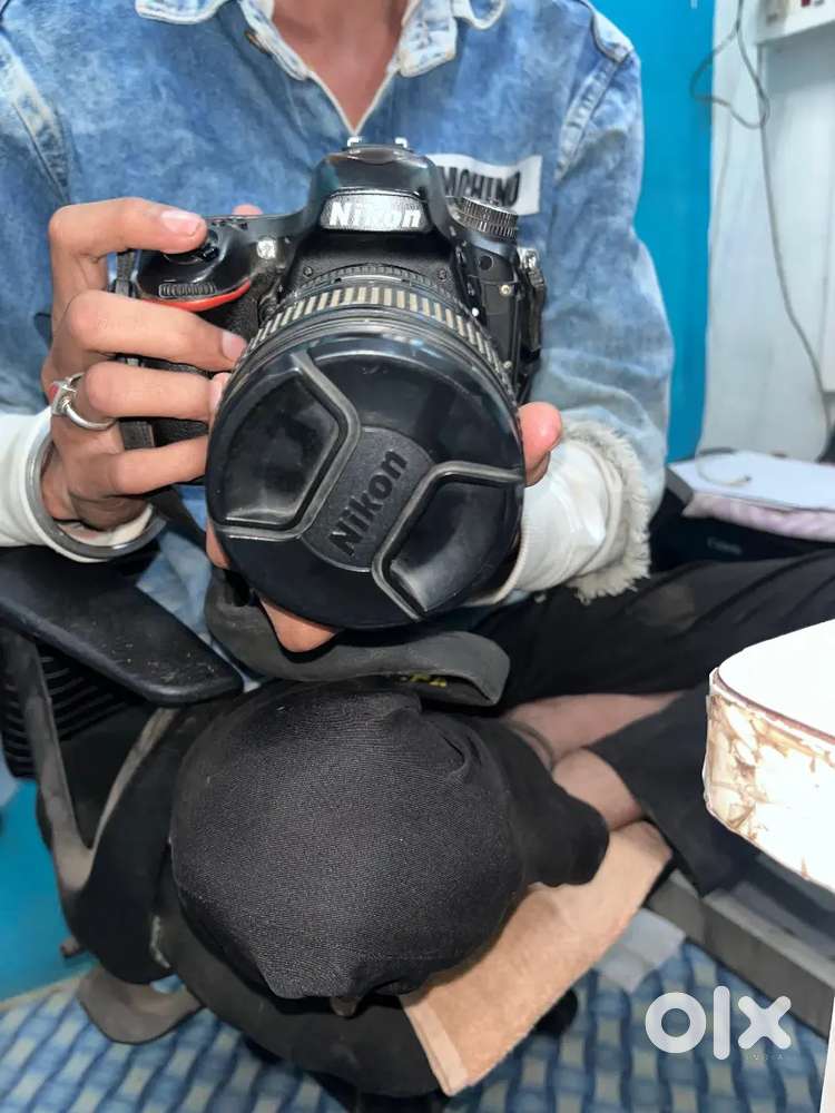 Good condition Nikon850  battery chargers