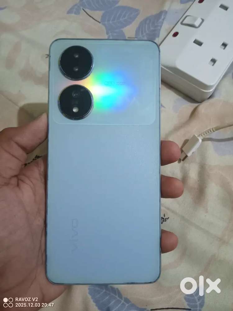 It has 60 mp camera 8 gb ram 128gb urgent sale only 9.5k