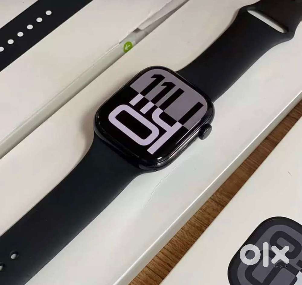 Apple Watch 9 45MM GPS under warranty till december