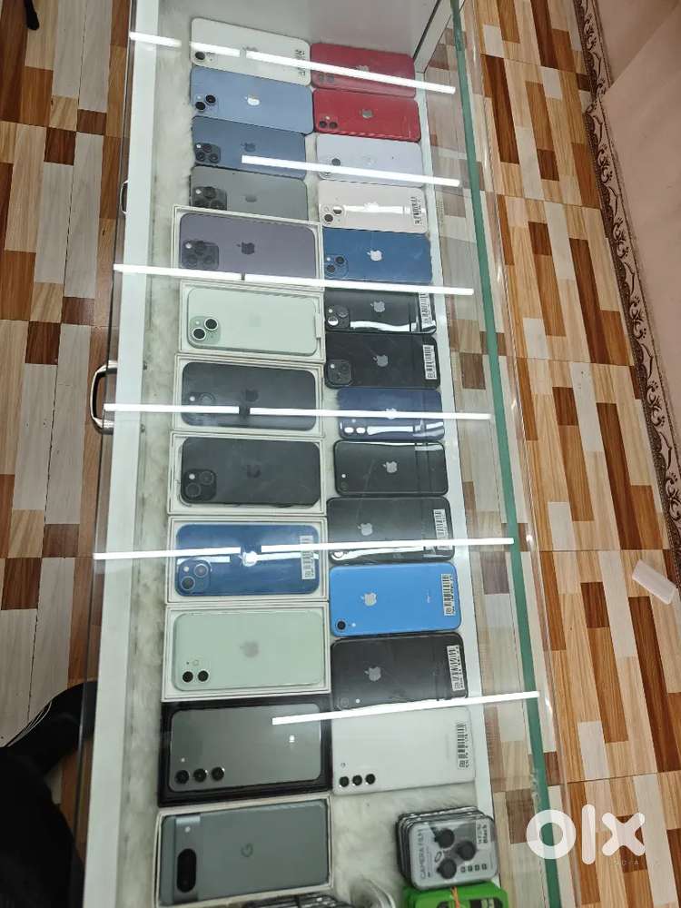 All brand used phone available with original display never open
