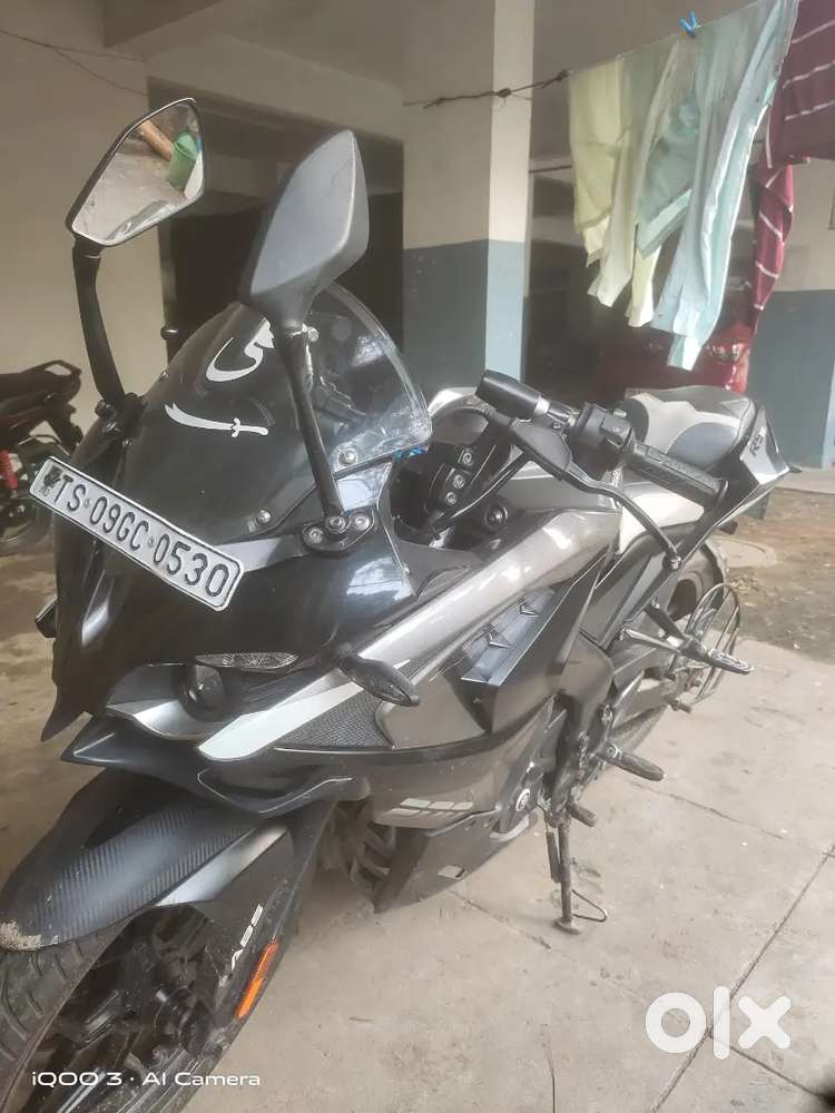 Rs200 pewter grey colour