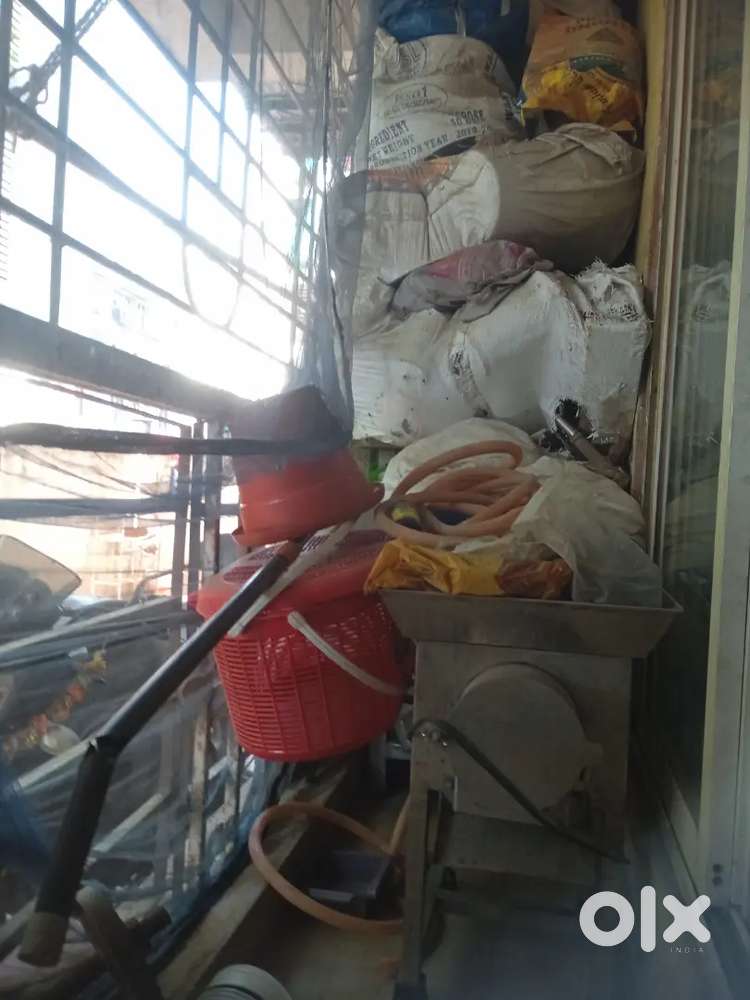 Hotel ka Saman urgent bhechna hai.