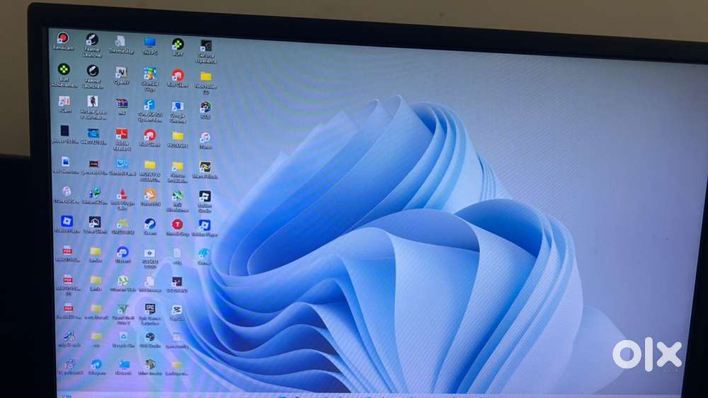 I3 9th gen 12gb ram 1tb storage 128gb ssd Graphics card nicida gt 730