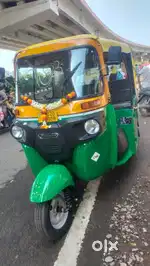 Bajaj wide bada auto CNG PETROL New  Emi baki ache 8050 3month ra auto